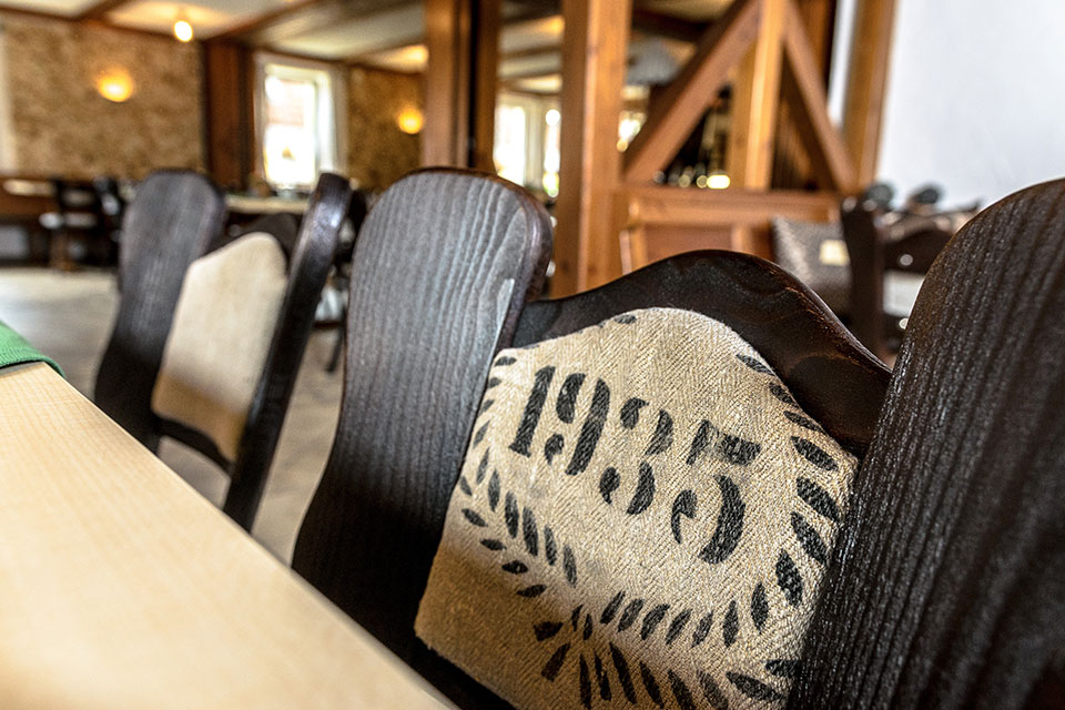 Neue Bezüge der Stühle